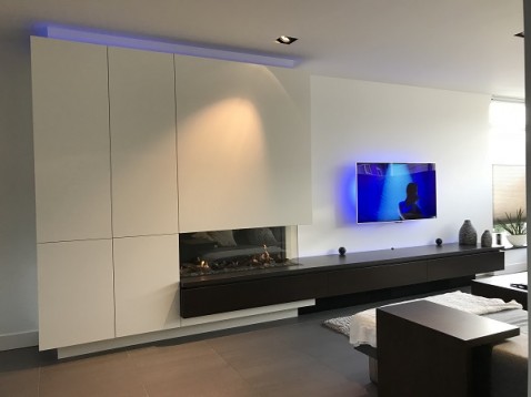 Foto : Gesloten gashaard met wandmeubel